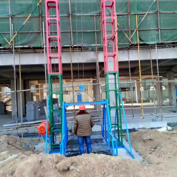 液壓升降貨梯施工現場