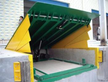 登車橋7（移動登車橋）